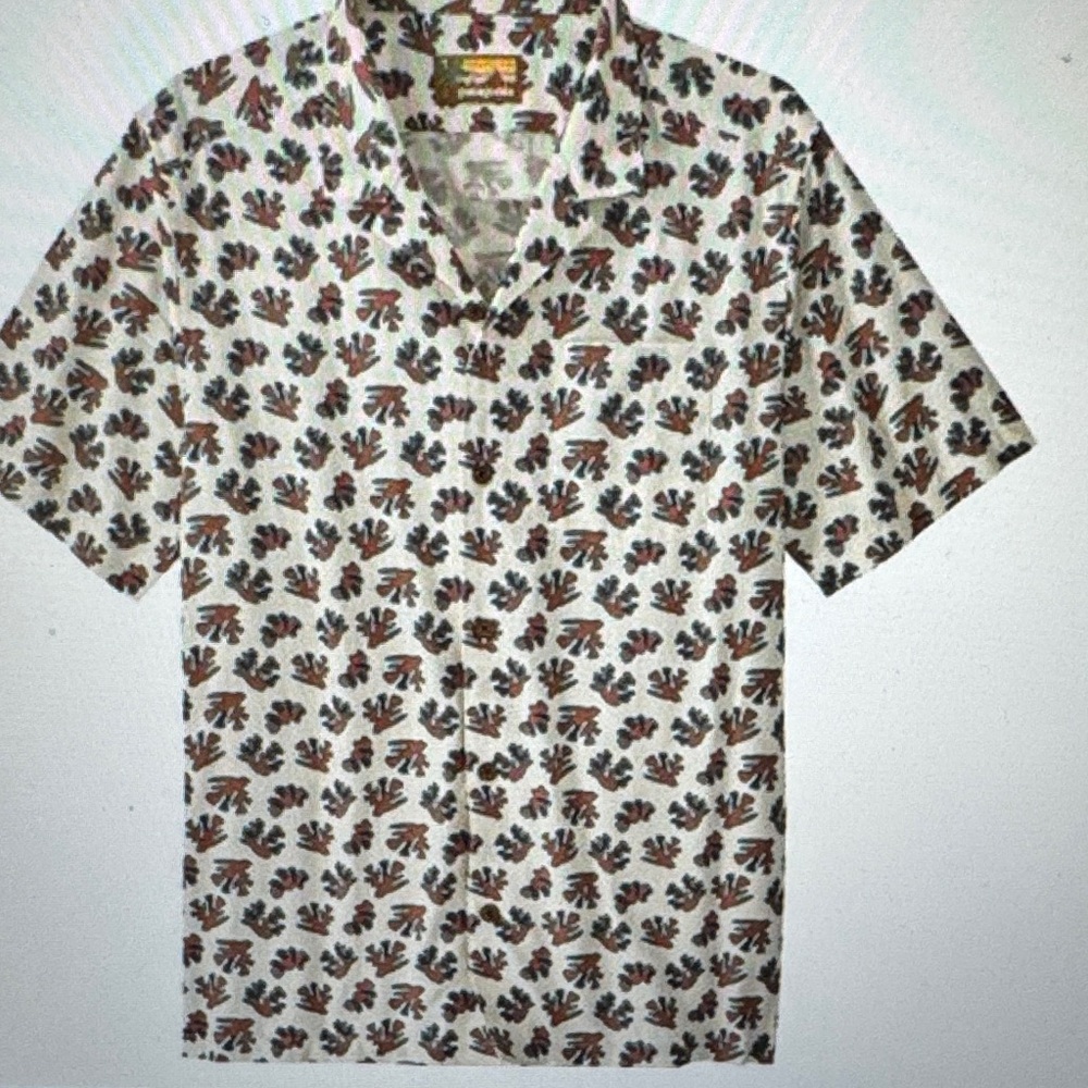Patagonia White Short-Sleeve Button-Down Shirt with Brown and Green Leaf Print
